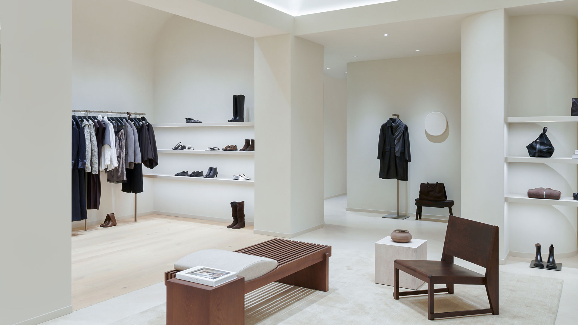 Gallery Massimo Dutti Shop AM