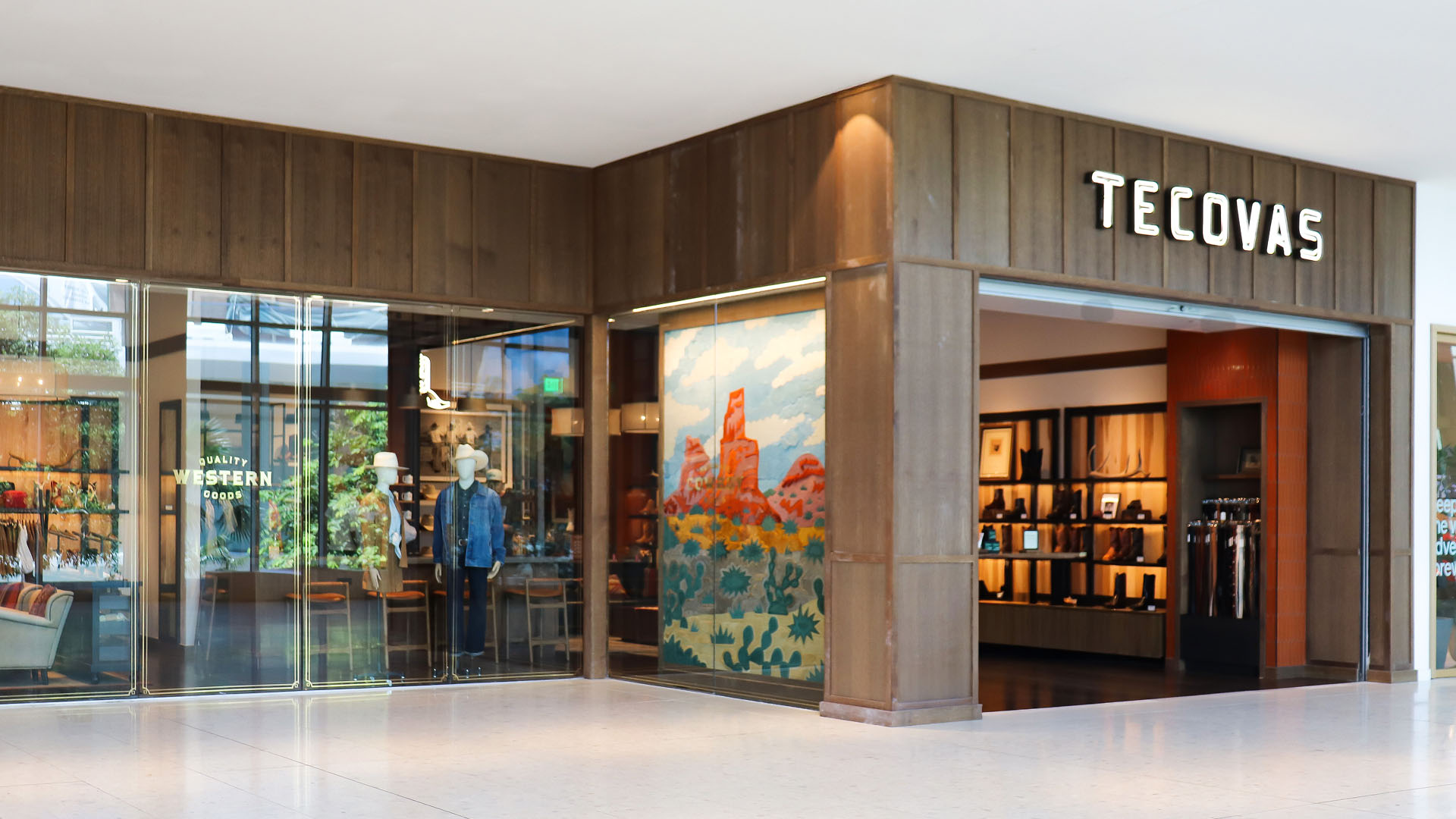 TECOVAS aventura mall